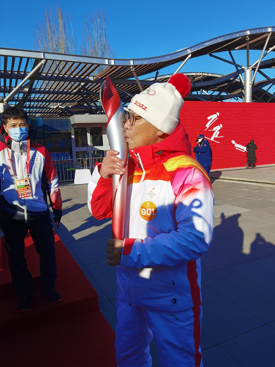 北京2022年冬奥会火炬接力启动，传递精彩与梦想